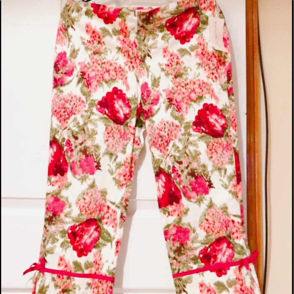 New Bandolino Floral Capri Size 6